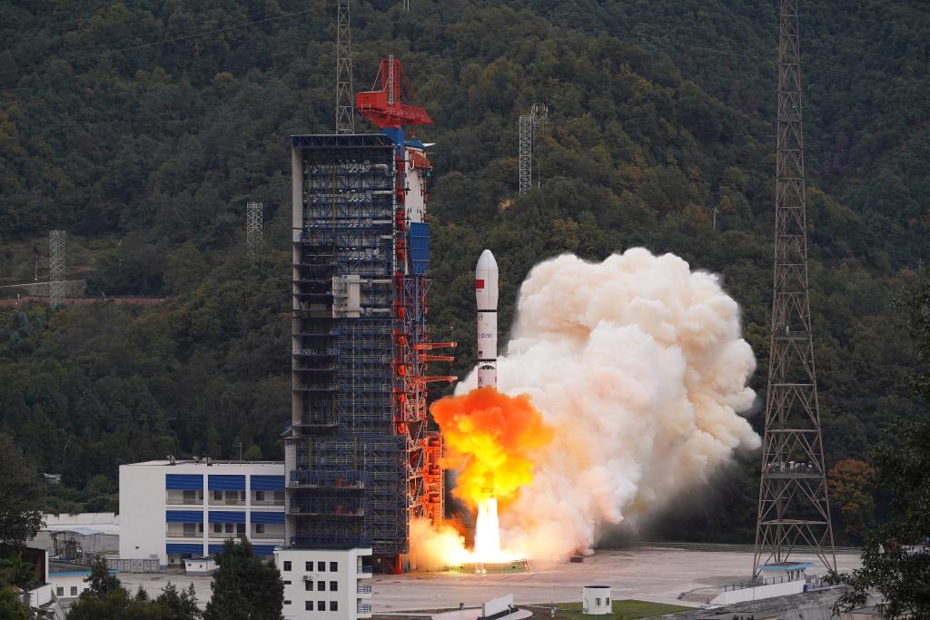 UU平台：长二丁火箭携手远征三号上面级发射成功